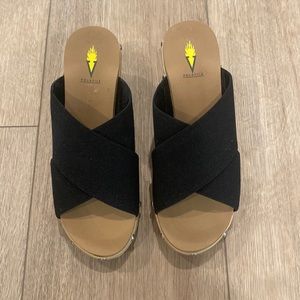 Volatile sandals